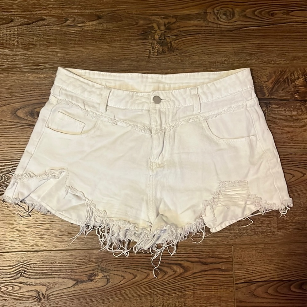 women’s white wash jean shorts